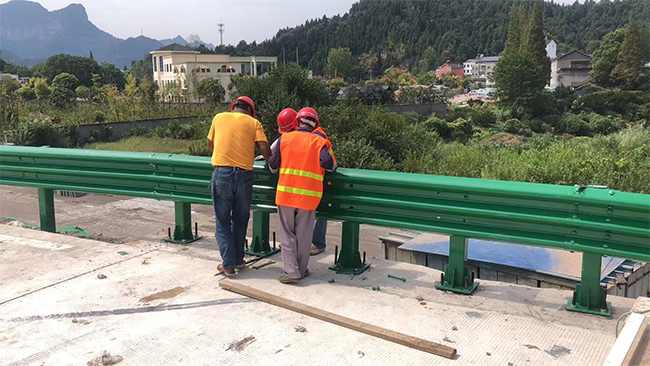 临夏高速公路防撞护栏